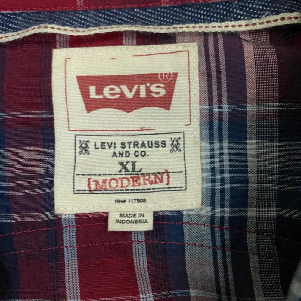 Levis Shirt Mens XL Plaid Western Pearl Snap Light Weight Saw Tooth Pocket Red